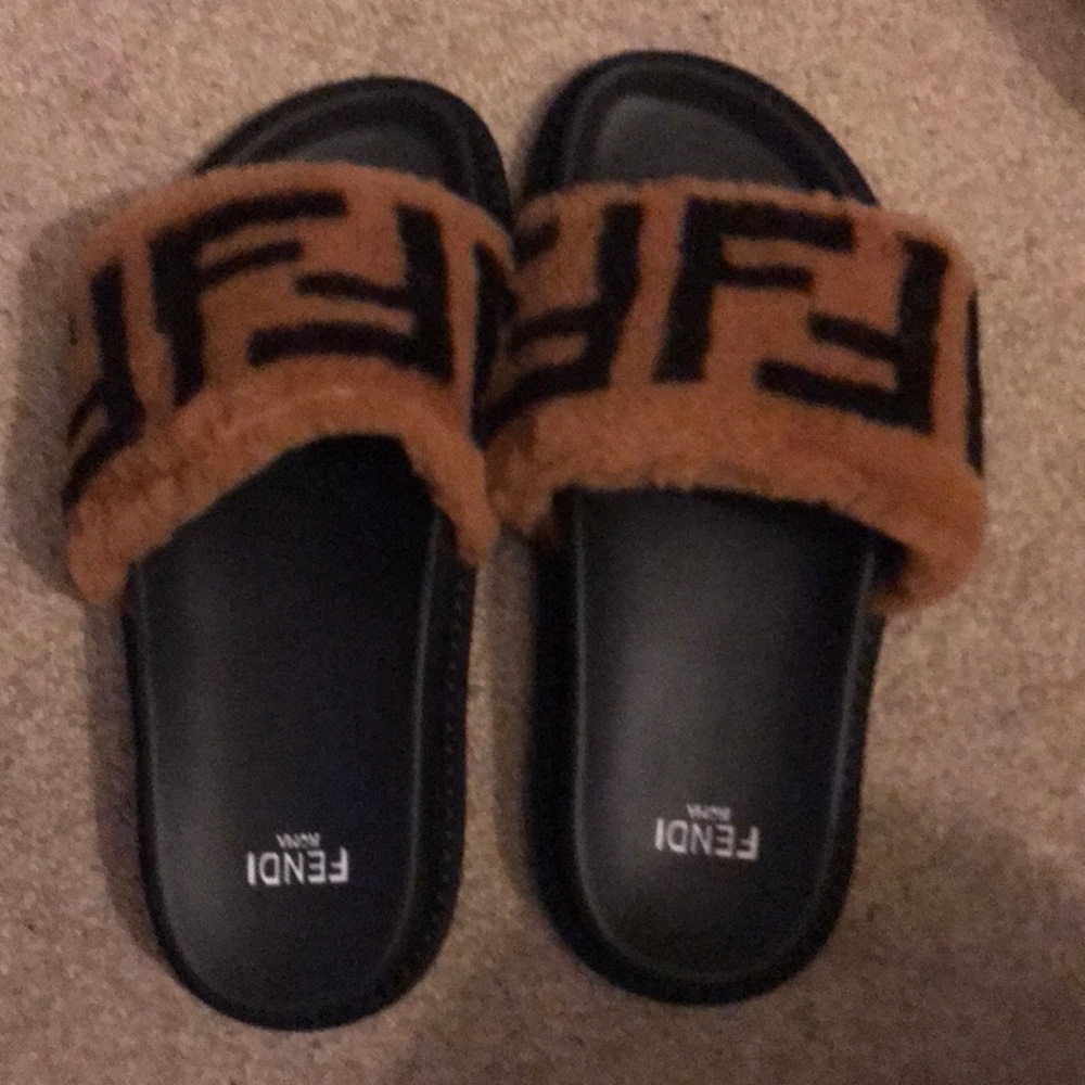 Fendi Fur slides